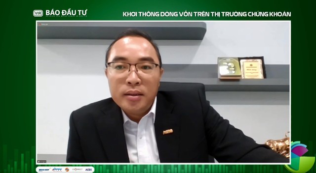 Ông Trần Huy Doãn, Giám đốc thị trường Phái sinh, CTCK ACB (ACBS) chia sẻ tại Talkshow qua zoom. Ông Trần Huy Doãn, Giám đốc thị trường Phái sinh, CTCK ACB (ACBS) chia sẻ tại Talkshow qua zoom.