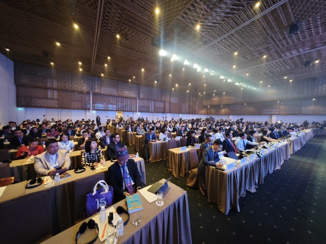 Diễn đàn M&A Việt Nam 2023 thu hút hàng trăm khách tham dự. Diễn đàn M&A Việt Nam 2023 thu hút hàng trăm khách tham dự.