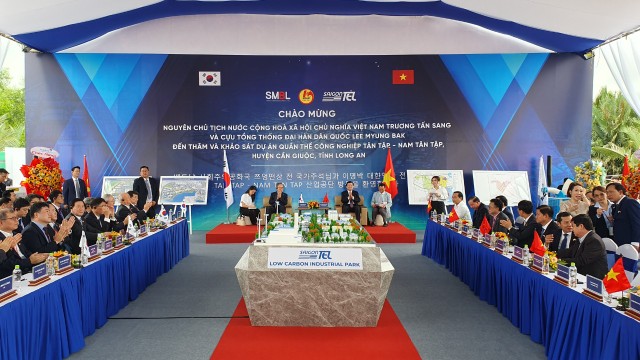 Đoàn khảo sát dự án quần thể công nghiệp Tân Tập - Nam Tân Tập, huyện Cần Giuộc. Đoàn khảo sát dự án quần thể công nghiệp Tân Tập - Nam Tân Tập, huyện Cần Giuộc.