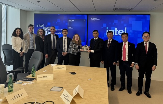 Đây là lần thứ hai thành phố Đà Nẵng cử đoàn công tác đến Hoa Kỳ để xúc tiến đầu tư trong lĩnh vực bán dẫn và trí tuệ nhân tạo. Đây là lần thứ hai thành phố Đà Nẵng cử đoàn công tác đến Hoa Kỳ để xúc tiến đầu tư trong lĩnh vực bán dẫn và trí tuệ nhân tạo.