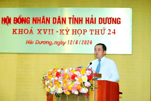 Ông Trần Đức Thắng, Bí thư Tỉnh ủy Hải Dương phát biểu chúc mừng ông Triệu Thế Hùng nhận nhiệm vụ mới. Ảnh: Thành Chung