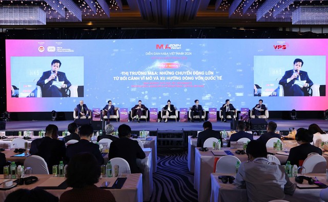 Các diễn giả tham gia thảo luận Phiên 1. Ảnh: Lê Toàn Các diễn giả tham gia thảo luận Phiên 1. Ảnh: Lê Toàn