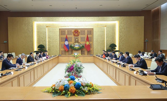 Thủ tướng Phạm Minh Chính hội đàm với Thủ tướng Lào Sonexay Siphandone.