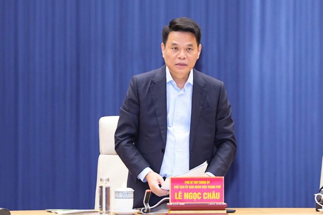 Ông Lê Ngọc Châu, Chủ tịch UBND TP. Hải Phòng báo cáo tại buổi làm việc Ông Lê Ngọc Châu, Chủ tịch UBND TP. Hải Phòng báo cáo tại buổi làm việc