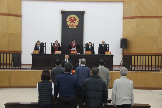 Quang cảnh phiên tòa sáng 7/1.