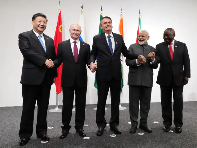 Lãnh đạo các quốc gia BRICS tại hội nghị thượng đỉnh BRICS ở Osaka, Nhật Bản vào ngày 28/6/ 2019. Ảnh: Reuters Lãnh đạo các quốc gia BRICS tại hội nghị thượng đỉnh BRICS ở Osaka, Nhật Bản vào ngày 28/6/ 2019. Ảnh: Reuters