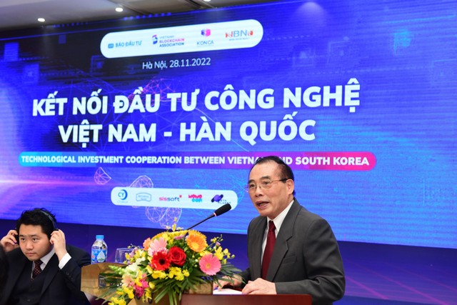 Ông Hoàng Văn Huây, Chủ tịch Hiệp hội Blockchain Việt Nam có những chia sẻ tại Hội thảo Ông Hoàng Văn Huây, Chủ tịch Hiệp hội Blockchain Việt Nam có những chia sẻ tại Hội thảo