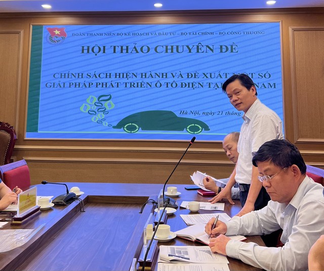 Ông Nguyễn Thế Ngân, Vụ trưởng Vụ Tài chính, tiền tệ phát biểu tại Hội thảo Ông Nguyễn Thế Ngân, Vụ trưởng Vụ Tài chính, tiền tệ phát biểu tại Hội thảo