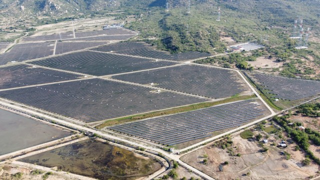 Nhà máy điện mặt trời DLG Ninh Thuận