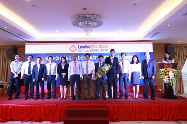 Ông Nguyễn Đức Hưởng thôi giữ chức danh Phó chủ tịch thường trực HĐQT LienVietPostBank ảnh 1