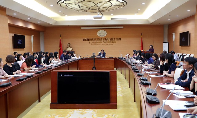 Ông Nguyễn Quốc Hùng, Tổng Thư ký Hiệp hội Ngân hàng Việt Nam điều hành Hội nghị. Ông Nguyễn Quốc Hùng, Tổng Thư ký Hiệp hội Ngân hàng Việt Nam điều hành Hội nghị.