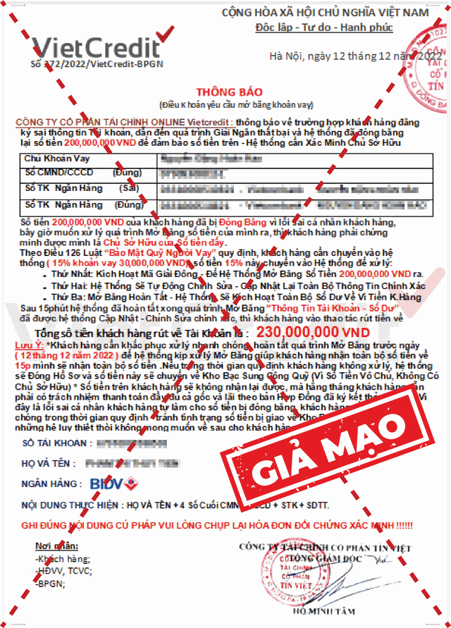 Để tạo niềm tin cho khách hàng, kẻ gian còn giả mạo các văn bản có con dấu, chữ ký của người có thẩm quyền tại VietCredit. Ảnh: VietCredit Để tạo niềm tin cho khách hàng, kẻ gian còn giả mạo các văn bản có con dấu, chữ ký của người có thẩm quyền tại VietCredit. Ảnh: VietCredit