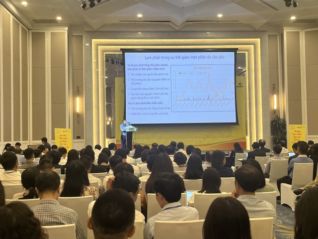 Ông Phạm Thế Anh, Trưởng Khoa Kinh tế học, Đại học Kinh tế Quốc dân (NEU) Ông Phạm Thế Anh, Trưởng Khoa Kinh tế học, Đại học Kinh tế Quốc dân (NEU)