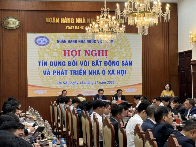 Bà Nguyễn Thị Hồng, Thống đốc NHNN phát biểu khai mạc Hội nghị. Bà Nguyễn Thị Hồng, Thống đốc NHNN phát biểu khai mạc Hội nghị.