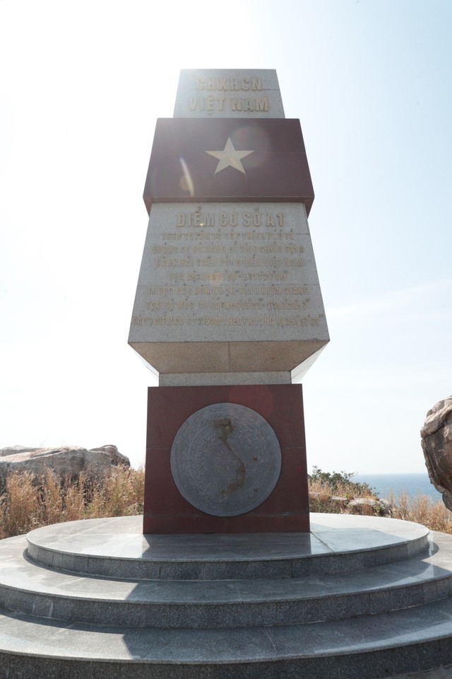 Điểm A1 tại Hòn Nhạn, quần đảo Thổ Chu, tỉnh Kiên Giang: N9˚15'0" - E103˚27'0" (Ảnh: Nguyễn Kiên) Điểm A1 tại Hòn Nhạn, quần đảo Thổ Chu, tỉnh Kiên Giang: N9˚15'0" - E103˚27'0" (Ảnh: Nguyễn Kiên)