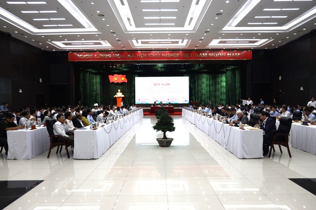 Toàn cảnh Hội nghị Toàn cảnh Hội nghị