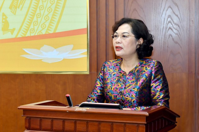 Bà Nguyễn Thị Hồng, Thống đốc NHNN phát biểu tại hội nghị. Bà Nguyễn Thị Hồng, Thống đốc NHNN phát biểu tại hội nghị.