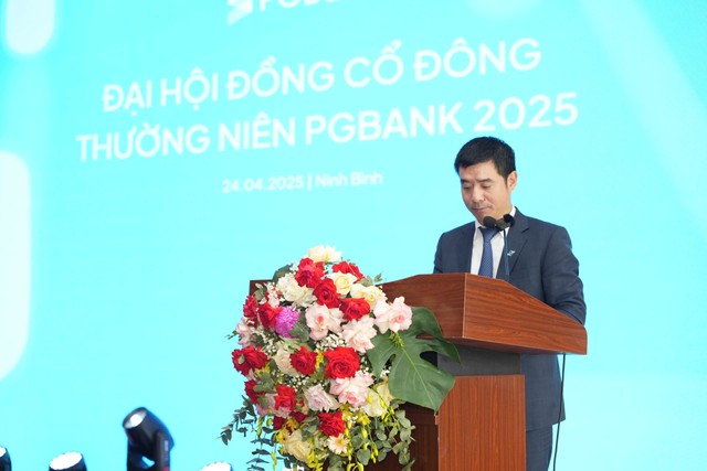 Ông Nguyễn Văn Hương, Tổng giám đốc PGBank phát biểu tại sự kiện Ông Nguyễn Văn Hương, Tổng giám đốc PGBank phát biểu tại sự kiện