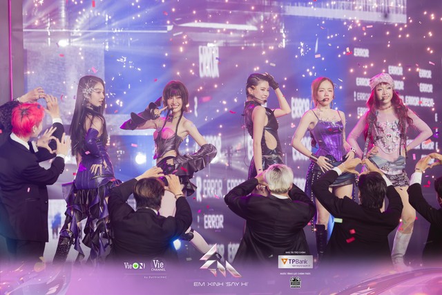 Bạn đã sẵn sàng cùng 30 Em Xinh sống đỉnh hết mình tại concert “xập xình sập sàn” tháng 9 tới?