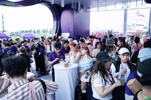 Booth TPBank trở thành điểm “check-in” hot nhất concert. Booth TPBank trở thành điểm “check-in” hot nhất concert.