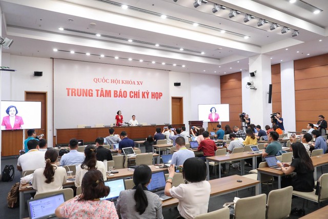 Toàn cảnh buổi họp báo trưa 7/6 Toàn cảnh buổi họp báo trưa 7/6