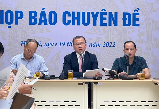 Ông Nguyễn Hoàng Dương (giữa) tại buổi họp báo chiều 19/9 (Ảnh: M.M) Ông Nguyễn Hoàng Dương (giữa) tại buổi họp báo chiều 19/9 (Ảnh: M.M)