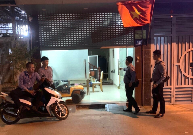 Nhóm đối tượng kéo đến nhà, gây xáo trộn cuộc sống gia đình con nợ (Ảnh: CAHN cung cấp) Nhóm đối tượng kéo đến nhà, gây xáo trộn cuộc sống gia đình con nợ (Ảnh: CAHN cung cấp)