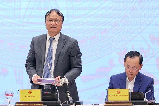 Thứ trưởng Bộ Công thương Đỗ Thắng Hải trả lời tại họp báo