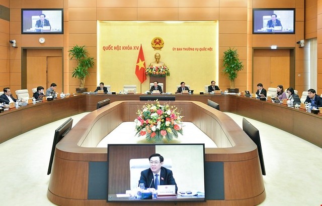 Ủy ban Thường vụ Quốc hội cho ý kiến về dự án Luật Kinh doanh bất động sản (sửa đổi) ngày 12/4/2023 (Ảnh: VGP). Ủy ban Thường vụ Quốc hội cho ý kiến về dự án Luật Kinh doanh bất động sản (sửa đổi) ngày 12/4/2023 (Ảnh: VGP).