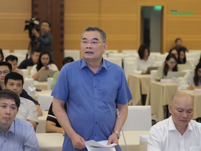 Trung tướng Tô Ân Xô, người phát ngôn Bộ Công an chia sẻ tại cuộc họp báo Chính phủ chiều 30/9 (Ảnh: H.Y) Trung tướng Tô Ân Xô, người phát ngôn Bộ Công an chia sẻ tại cuộc họp báo Chính phủ chiều 30/9 (Ảnh: H.Y)