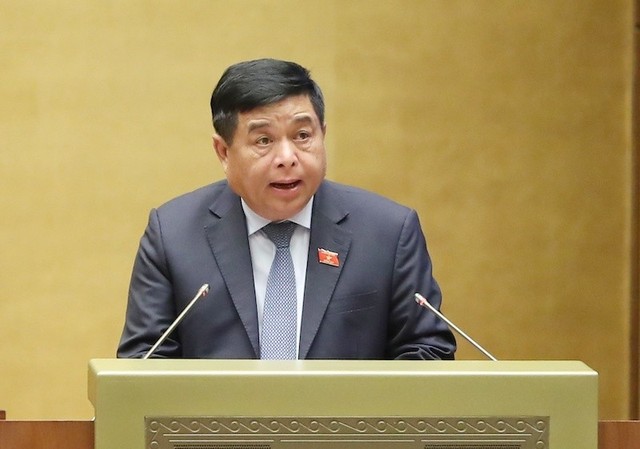 Bộ trưởng Bộ Kế hoạch và Đầu tư Nguyễn Chí Dũng trình bày Báo cáo kết quả thực hiện Nghị quyết số 43 về chính sách tài khóa, tiền tệ hỗ trợ Chương trình phục hồi và phát triển kinh tế - xã hội. Bộ trưởng Bộ Kế hoạch và Đầu tư Nguyễn Chí Dũng trình bày Báo cáo kết quả thực hiện Nghị quyết số 43 về chính sách tài khóa, tiền tệ hỗ trợ Chương trình phục hồi và phát triển kinh tế - xã hội.