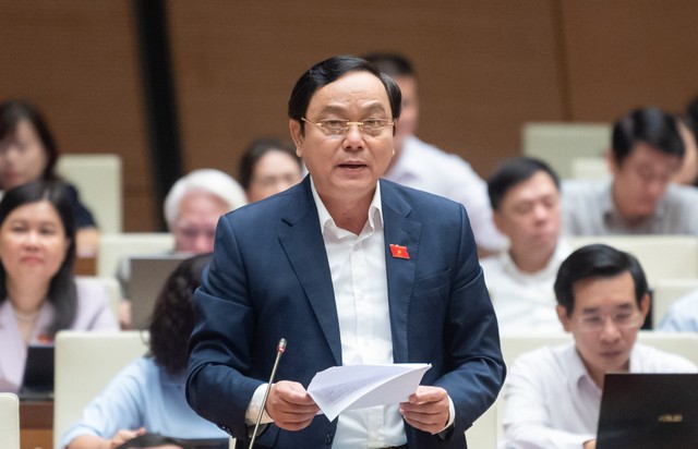 Đại biểu Hoàng Đức Thắng (đoàn Quảng Trị) - Ảnh: Quochoi.vn Đại biểu Hoàng Đức Thắng (đoàn Quảng Trị) - Ảnh: Quochoi.vn