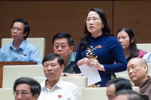 Đại biểu Nguyễn Thị Thủy (đoàn Bắc Kạn) Đại biểu Nguyễn Thị Thủy (đoàn Bắc Kạn)