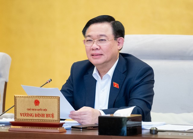 Chủ tịch Quốc hội Vương Đình Huệ kết luận phiên thảo luận về dự thảo Luật Nhà ở (sửa đổi) Chủ tịch Quốc hội Vương Đình Huệ kết luận phiên thảo luận về dự thảo Luật Nhà ở (sửa đổi)