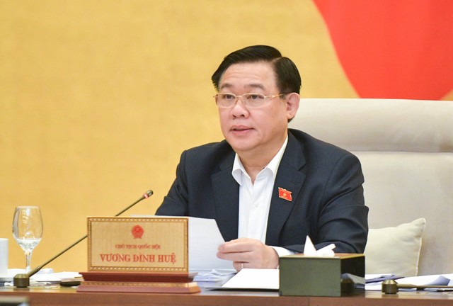 Chủ tịch Quốc hội Vương Đình Huệ chủ trì và điều hành phiên họp về dự thảo Luật Đất đai (sửa đổi) sáng 16/11 - Ảnh: quochoi.vn Chủ tịch Quốc hội Vương Đình Huệ chủ trì và điều hành phiên họp về dự thảo Luật Đất đai (sửa đổi) sáng 16/11 - Ảnh: quochoi.vn