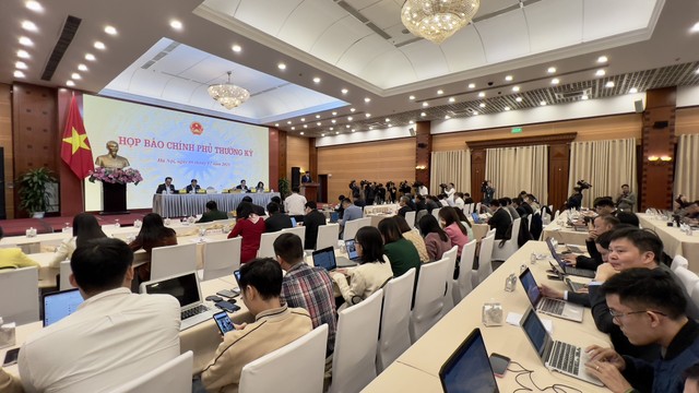 Toàn cảnh buổi họp báo Chính phủ chiều 6/12 Toàn cảnh buổi họp báo Chính phủ chiều 6/12