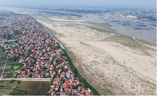 Mỏ cát Châu Sơn ở ven sông Hồng, một trong ba mỏ cát vừa trúng đấu giá với giá trúng cao bất thường - Ảnh: Nguyễn Hải Mỏ cát Châu Sơn ở ven sông Hồng, một trong ba mỏ cát vừa trúng đấu giá với giá trúng cao bất thường - Ảnh: Nguyễn Hải