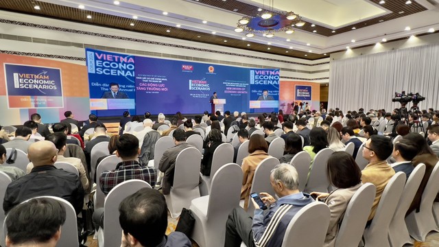 Toàn cảnh Diễn đàn Kịch bản Kinh tế Việt Nam thường niên 2024 (Ảnh: M.M) Toàn cảnh Diễn đàn Kịch bản Kinh tế Việt Nam thường niên 2024 (Ảnh: M.M)
