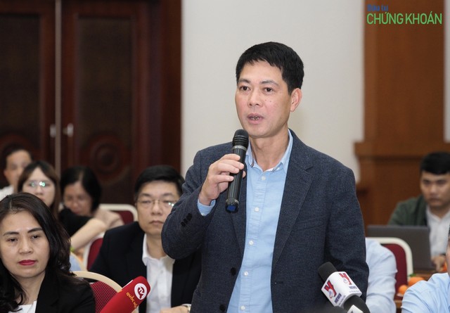 Ông Doãn Thanh Tuấn - Phó Cục trưởng Cục Quản lý, giám sát bảo hiểm, Bộ Tài chính thông tin tại buổi họp báo chiều 19/1 (Ảnh: M.Minh)