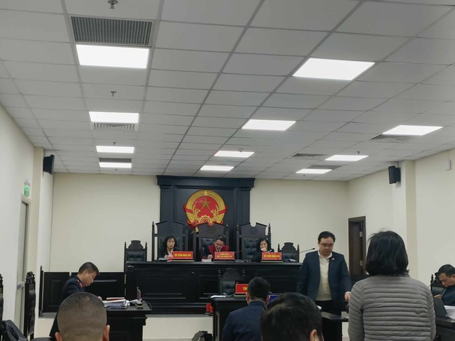 Phiên toà xét xử cựu Giám đốc CDC Hà Nội sáng 29/2 đã bị hoãn do bị cáo vắng mặt