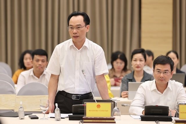 Thứ trưởng Bộ Giáo dục và Đào tạo Hoàng Minh Sơn Thứ trưởng Bộ Giáo dục và Đào tạo Hoàng Minh Sơn
