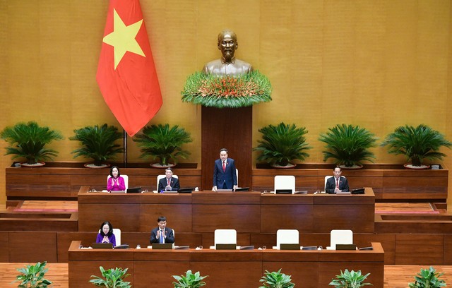 Chủ tịch Quốc hội Trần Thanh Mẫn phát biểu khai mạc Kỳ họp thứ 8 Quốc hội khoá XV sáng 21/10 (Ảnh: quochoi.vn) Chủ tịch Quốc hội Trần Thanh Mẫn phát biểu khai mạc Kỳ họp thứ 8 Quốc hội khoá XV sáng 21/10 (Ảnh: quochoi.vn)