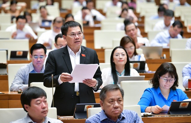 Đại biểu Dương Khắc Mai (đoàn Đăk Nông) Đại biểu Dương Khắc Mai (đoàn Đăk Nông)