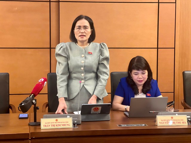 Đại biểu Trần Thị Kim Nhung, đoàn Quảng Ninh, Ủy viên Thường trực Ủy ban Pháp luật của Quốc hội. Đại biểu Trần Thị Kim Nhung, đoàn Quảng Ninh, Ủy viên Thường trực Ủy ban Pháp luật của Quốc hội.