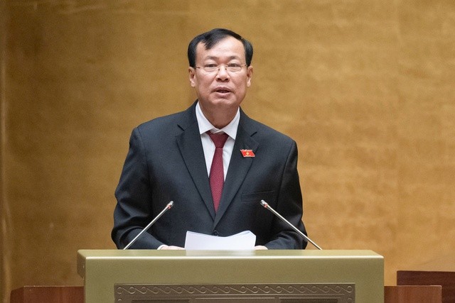 Chủ nhiệm Ủy ban Quốc phòng và An ninh Lê Tấn Tới trình bày báo cáo sáng 1/11 Chủ nhiệm Ủy ban Quốc phòng và An ninh Lê Tấn Tới trình bày báo cáo sáng 1/11