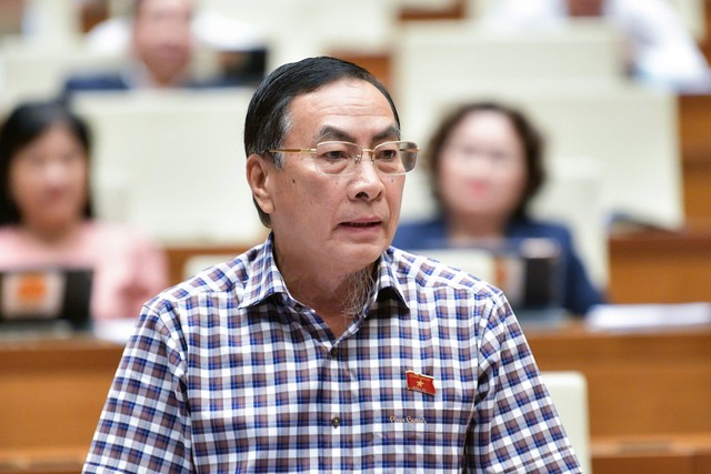 Đại biểu Phạm Văn Hoà