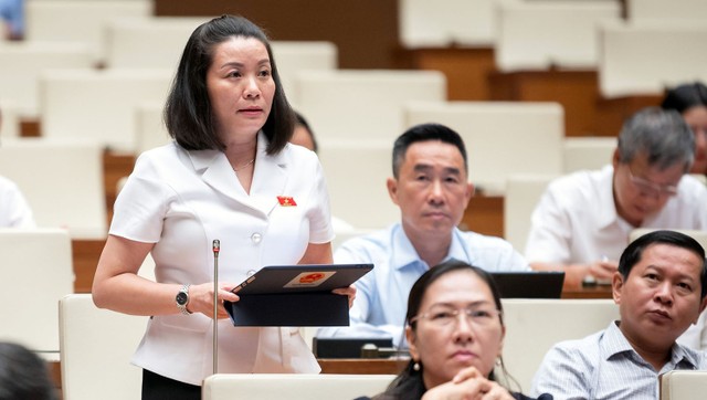 Đại biểu Nguyễn Minh Tâm (đoàn Quảng Bình) Đại biểu Nguyễn Minh Tâm (đoàn Quảng Bình)