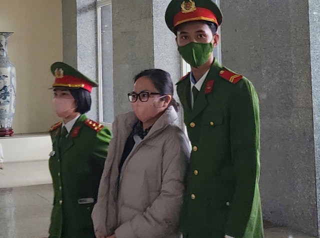 Bà Trịnh Thị Minh Huế, cán bộ Ban Kế toán Tập đoàn FLC, em gái ông Quyết