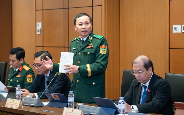 Đại biểu Hoàng Hữu Chiến (đoàn An Giang)