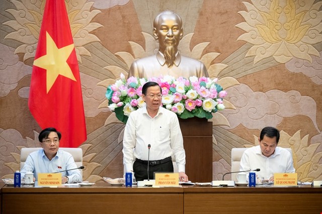 Ông Phan Văn Mãi chủ trì phiên họp